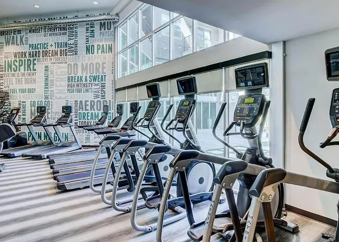 Landing Stylish 1bd Gym Clubhouse Phoenix