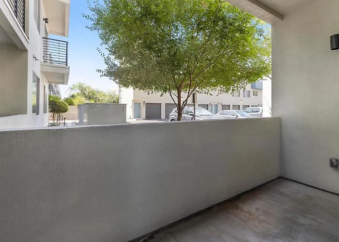 Landing Stylish 1bd Gym Clubhouse Apartment
