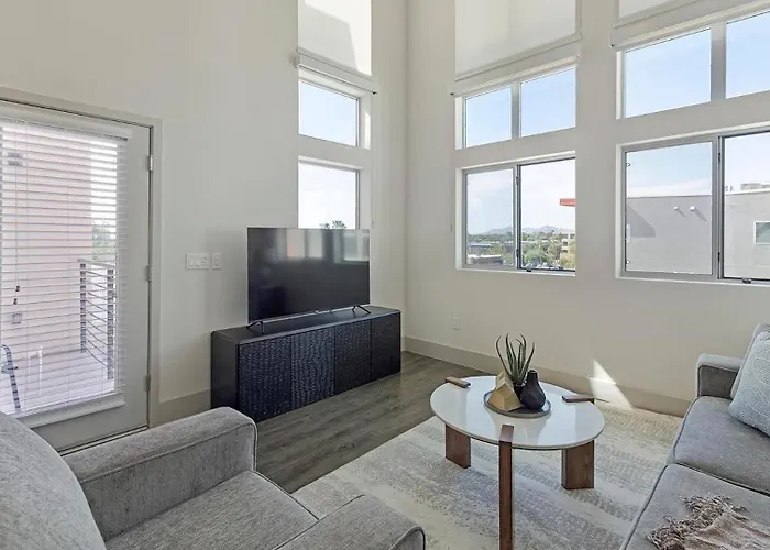 Landing Stylish 1bd Gym Clubhouse Apartment