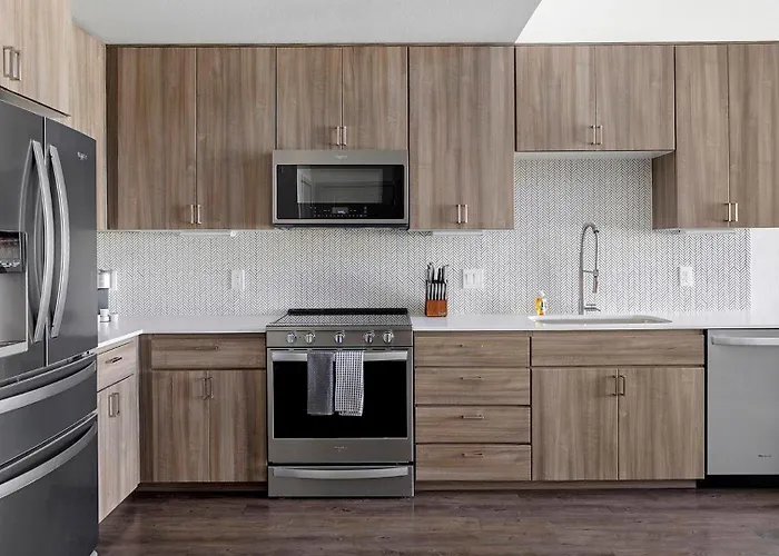 Landing Stylish 1bd Gym Clubhouse
